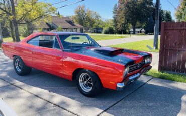 Plymouth-Road-Runner-1969-8