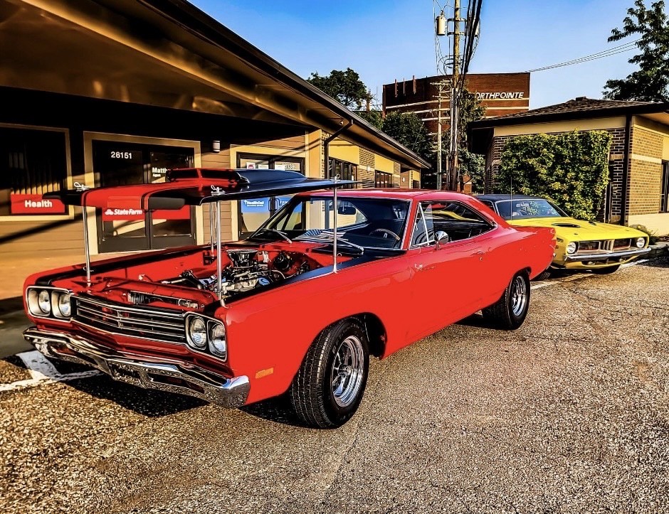 Plymouth-Road-Runner-1969-9