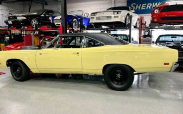 Plymouth-Road-Runner-1969-Coupe-1