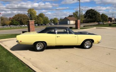 Plymouth-Road-Runner-1969-Coupe-10