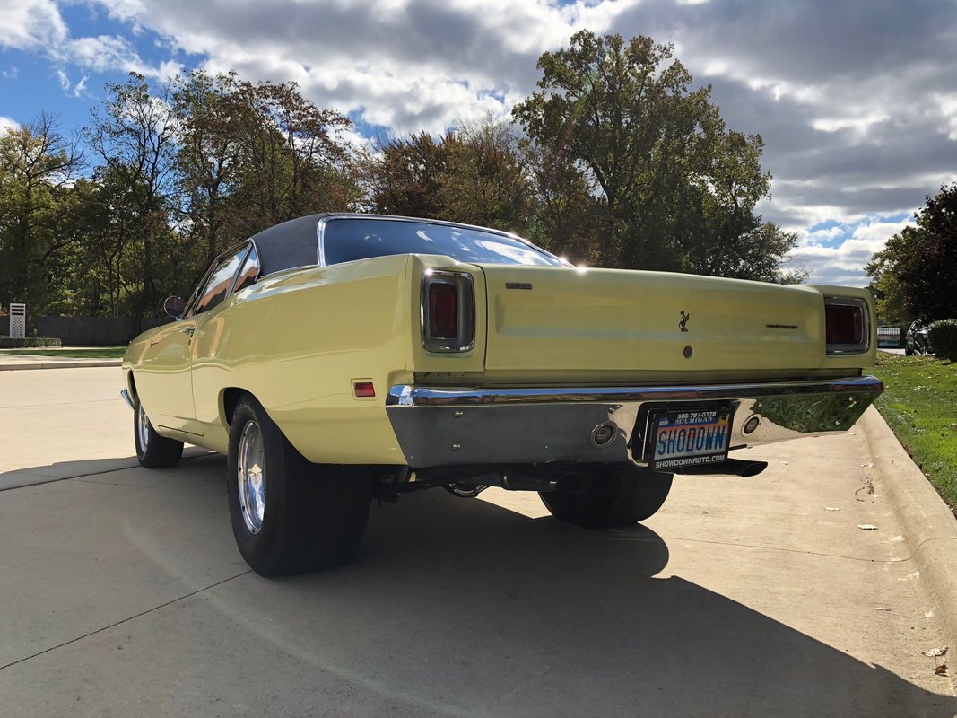 Plymouth-Road-Runner-1969-Coupe-14