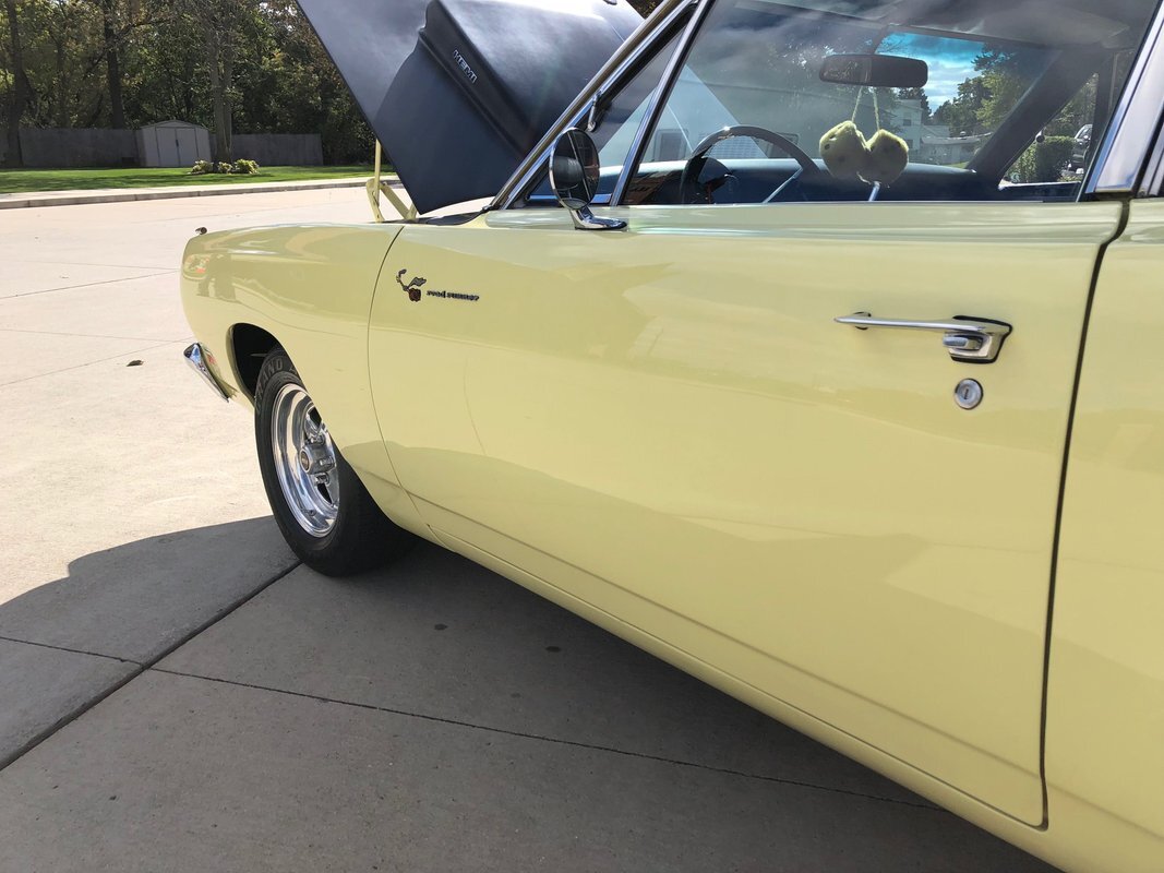 Plymouth-Road-Runner-1969-Coupe-16