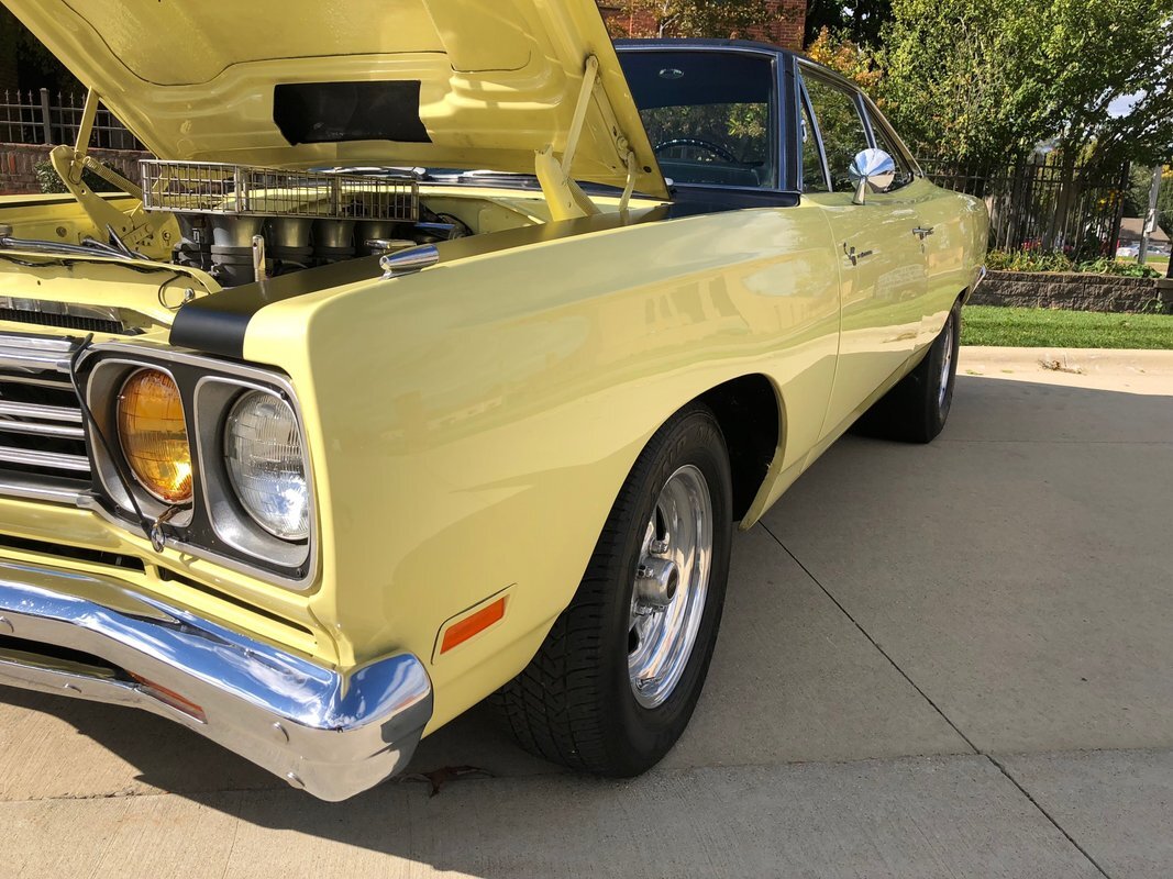 Plymouth-Road-Runner-1969-Coupe-18