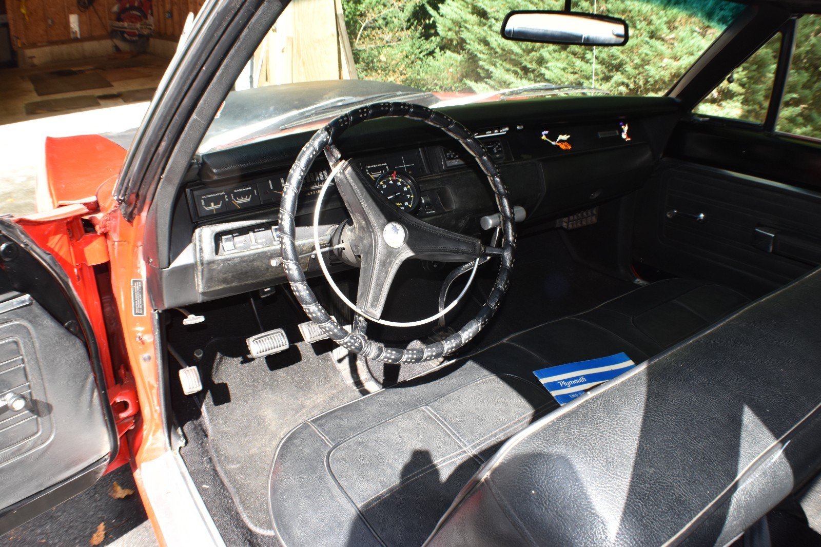 Plymouth-Road-Runner-1969-Coupe-18