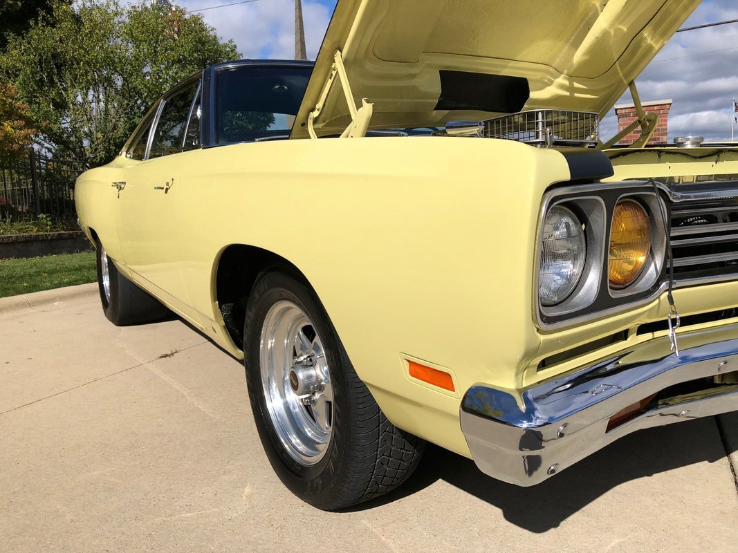 Plymouth-Road-Runner-1969-Coupe-22