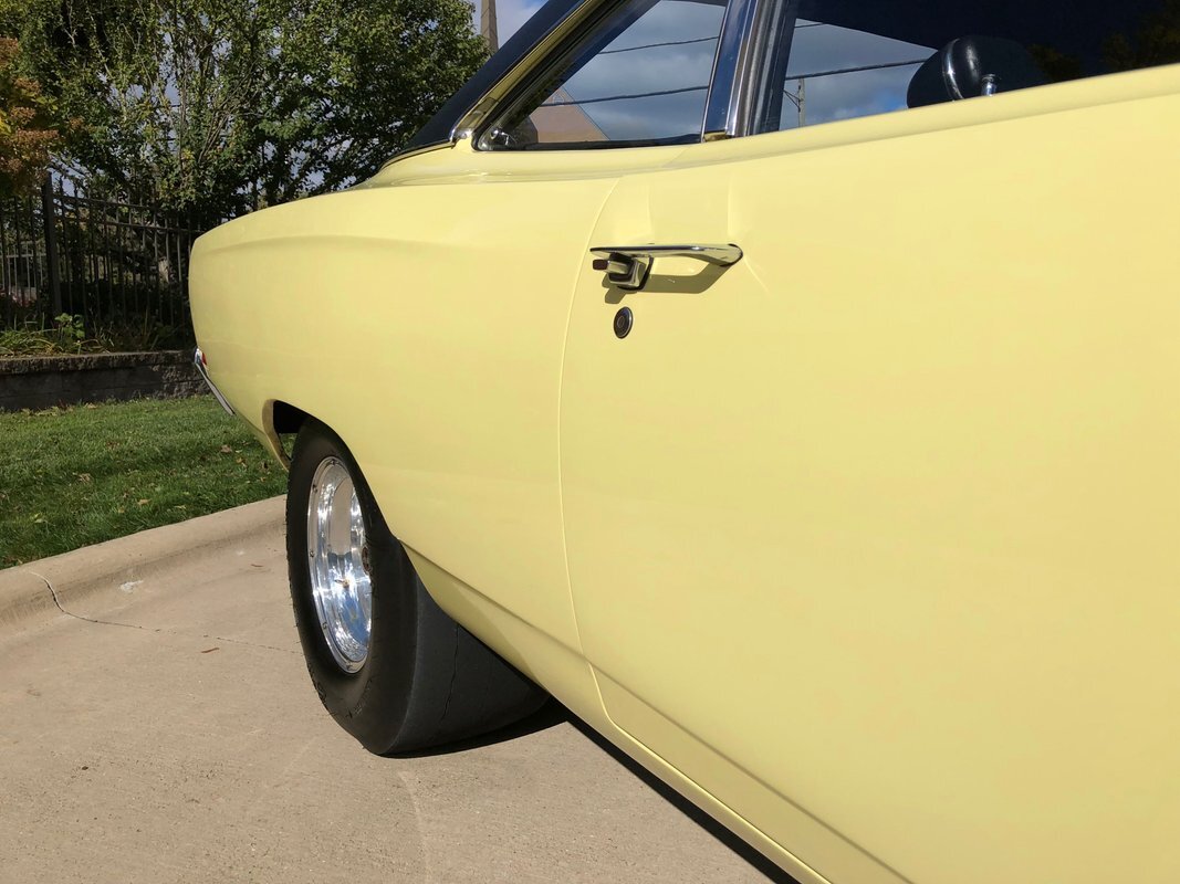 Plymouth-Road-Runner-1969-Coupe-25