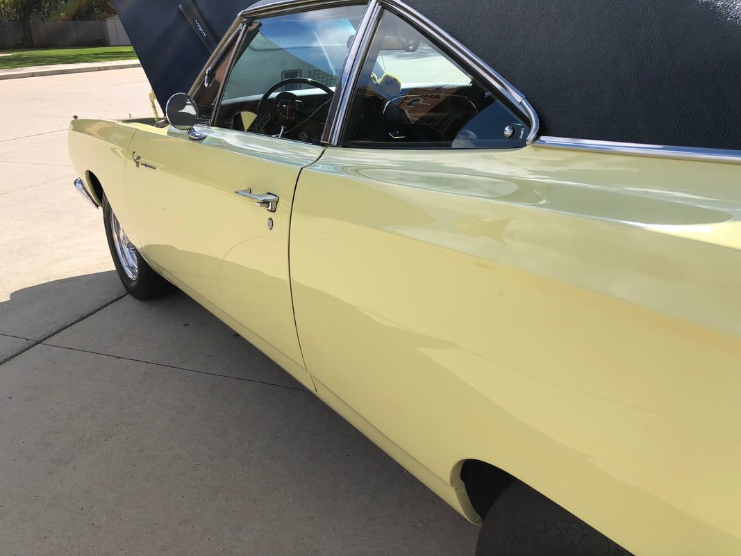 Plymouth-Road-Runner-1969-Coupe-32