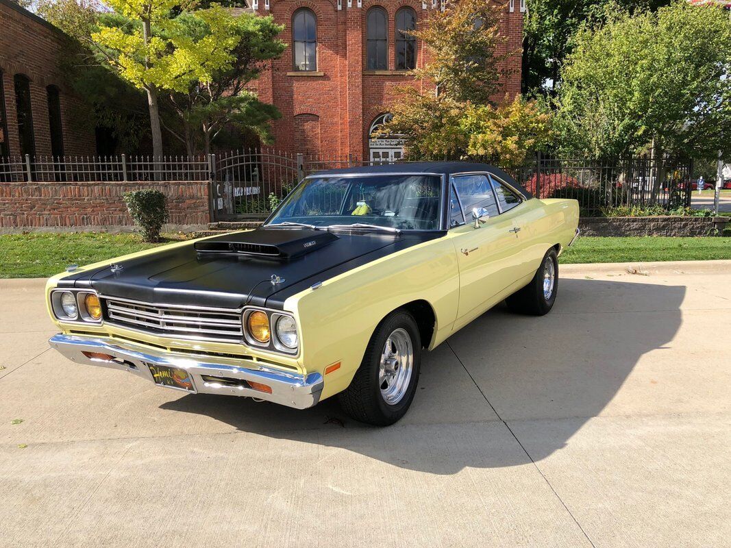 Plymouth-Road-Runner-1969-Coupe-4