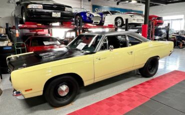 Plymouth-Road-Runner-1969-Coupe