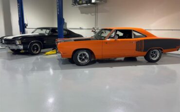 Plymouth-Road-runner-1969-Vitamin-C-Orange-Black-12