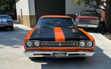 Plymouth-Road-runner-1969-Vitamin-C-Orange-Black-4