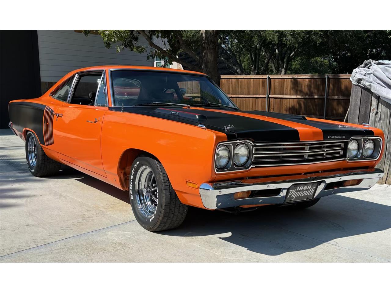 Plymouth-Road-runner-1969-Vitamin-C-Orange-Black-5