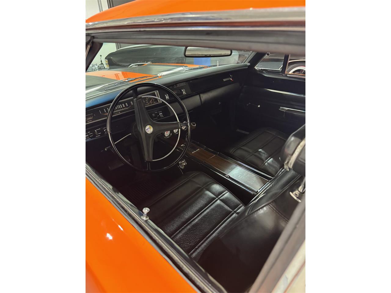Plymouth-Road-runner-1969-Vitamin-C-Orange-Black-6