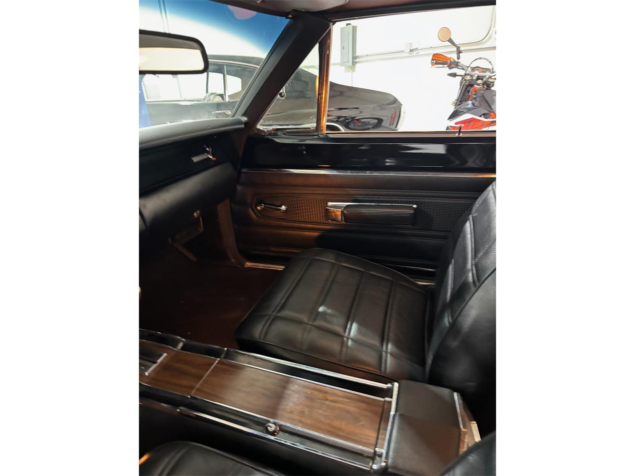 Plymouth-Road-runner-1969-Vitamin-C-Orange-Black-7