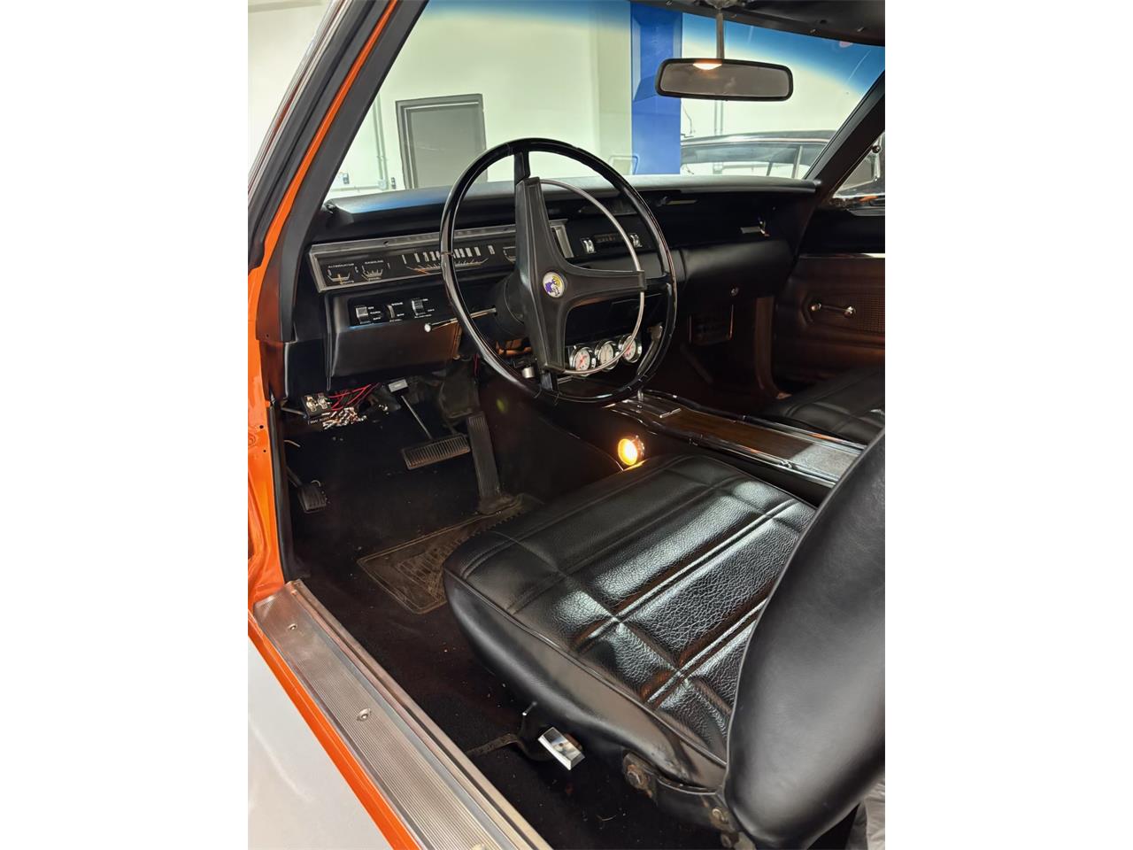 Plymouth-Road-runner-1969-Vitamin-C-Orange-Black-8