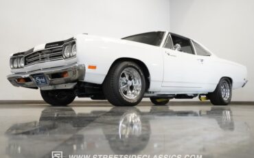 Plymouth-Road-runner-1969-White-Black-15