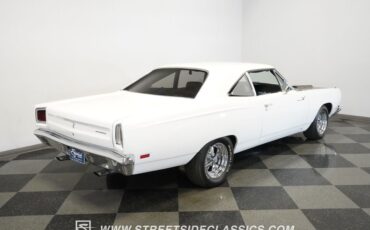 Plymouth-Road-runner-1969-White-Black-26