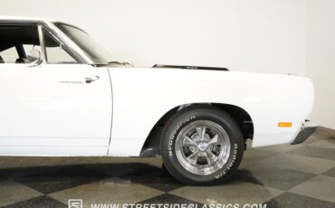 Plymouth-Road-runner-1969-White-Black-42