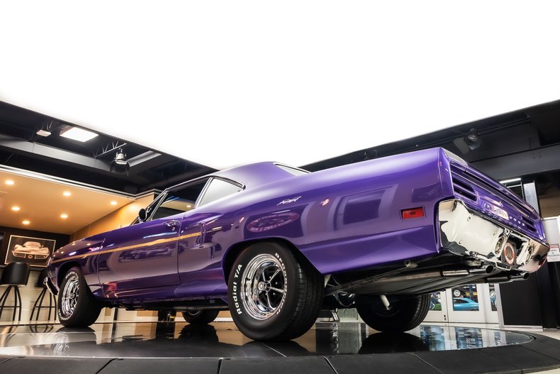 Plymouth-Road-runner-1970-Plum-Crazy-15