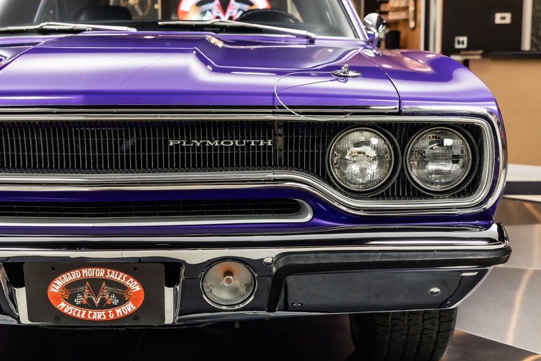 Plymouth-Road-runner-1970-Plum-Crazy-36