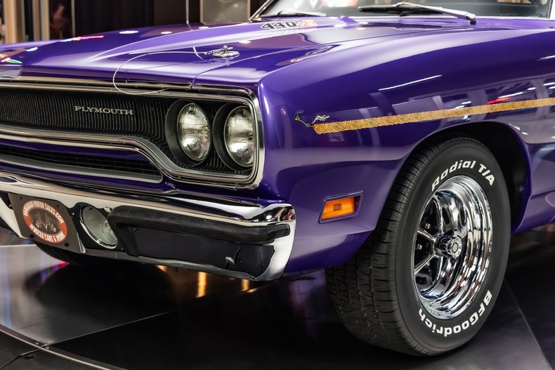 Plymouth-Road-runner-1970-Plum-Crazy-37