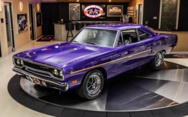 Plymouth-Road-runner-1970-Plum-Crazy-4