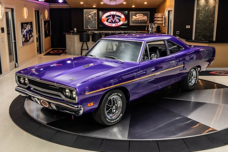 Plymouth-Road-runner-1970-Plum-Crazy-4