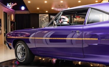 Plymouth-Road-runner-1970-Plum-Crazy-41