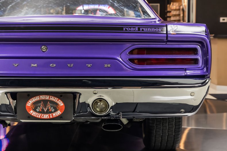 Plymouth-Road-runner-1970-Plum-Crazy-45