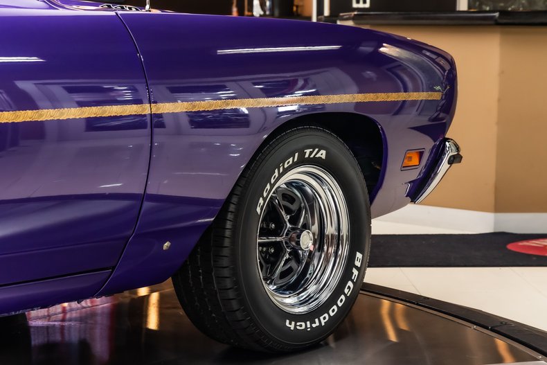 Plymouth-Road-runner-1970-Plum-Crazy-47