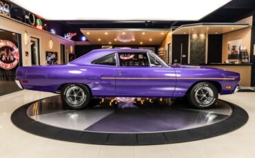 Plymouth-Road-runner-1970-Plum-Crazy-7