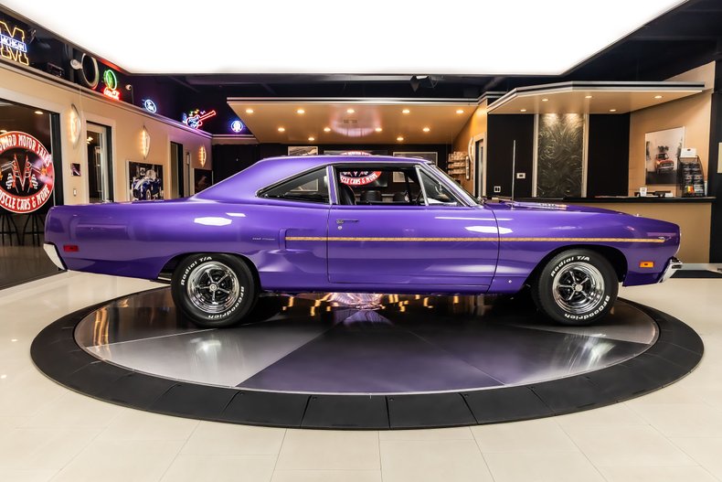 Plymouth-Road-runner-1970-Plum-Crazy-7