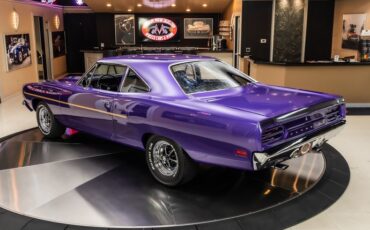 Plymouth-Road-runner-1970-Plum-Crazy-8