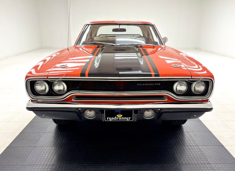Plymouth-Road-runner-1970-TorRed-White-7