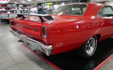 Plymouth-Roadrunner-1969-Red-Black-1