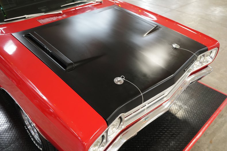 Plymouth-Roadrunner-1969-Red-Black-13
