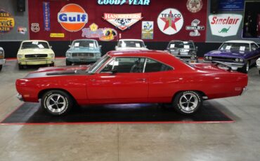 Plymouth-Roadrunner-1969-Red-Black-13