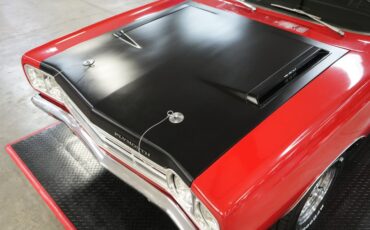 Plymouth-Roadrunner-1969-Red-Black-14