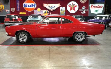 Plymouth-Roadrunner-1969-Red-Black-17