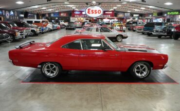 Plymouth-Roadrunner-1969-Red-Black-17