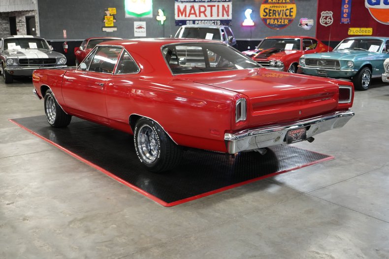 Plymouth-Roadrunner-1969-Red-Black-18