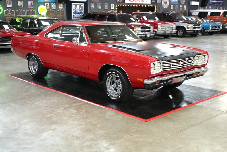 Plymouth-Roadrunner-1969-Red-Black-19