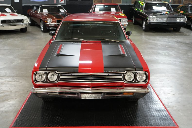 Plymouth-Roadrunner-1969-Red-Black-19
