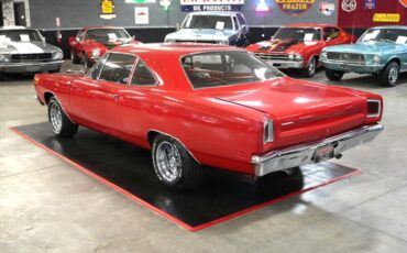 Plymouth-Roadrunner-1969-Red-Black-2