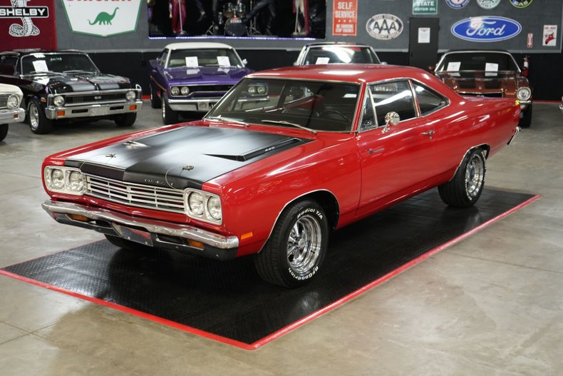 Plymouth-Roadrunner-1969-Red-Black-21