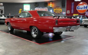 Plymouth-Roadrunner-1969-Red-Black-22
