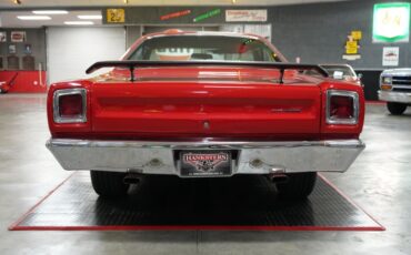 Plymouth-Roadrunner-1969-Red-Black-23