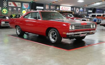 Plymouth-Roadrunner-1969-Red-Black-25