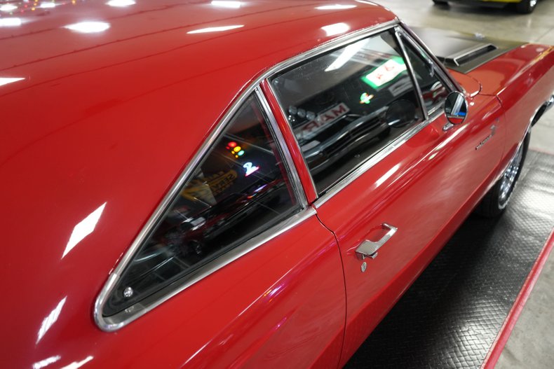 Plymouth-Roadrunner-1969-Red-Black-27