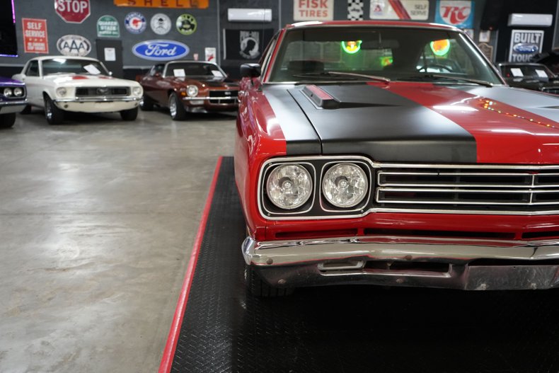 Plymouth-Roadrunner-1969-Red-Black-29